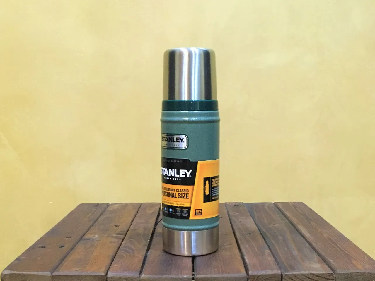 10-01228-023 Stanley Classic Vacuum Bottle 16oz Hammertone Green