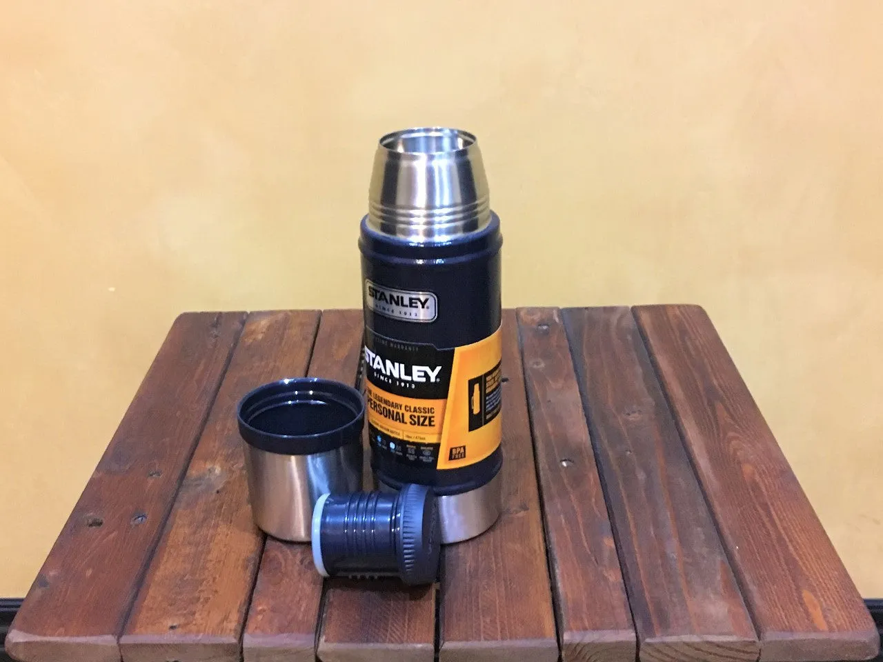 10-01228-023 Stanley Classic Vacuum Bottle 16oz Hammertone Navy