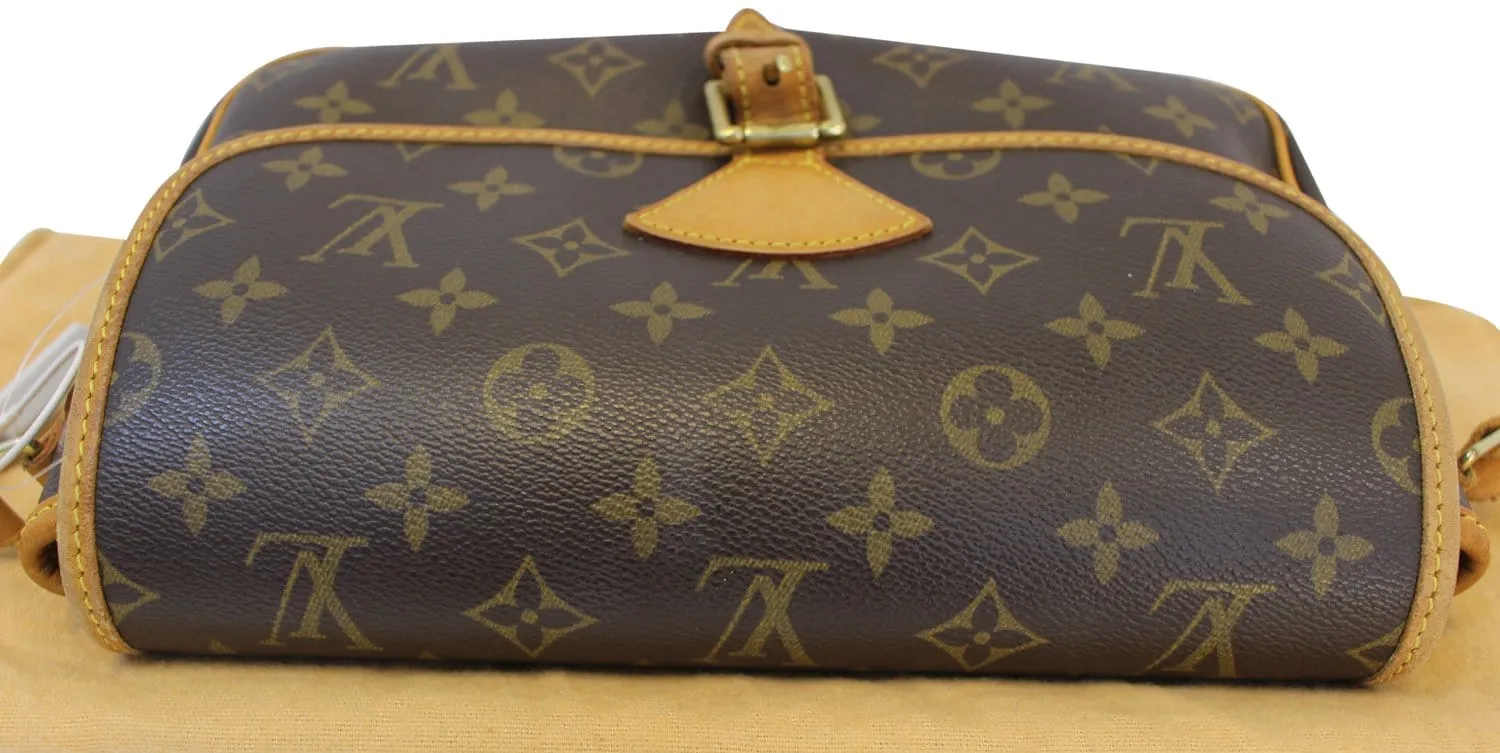 LOUIS VUITTON Monogram Canvas Sologne Messenger Bag