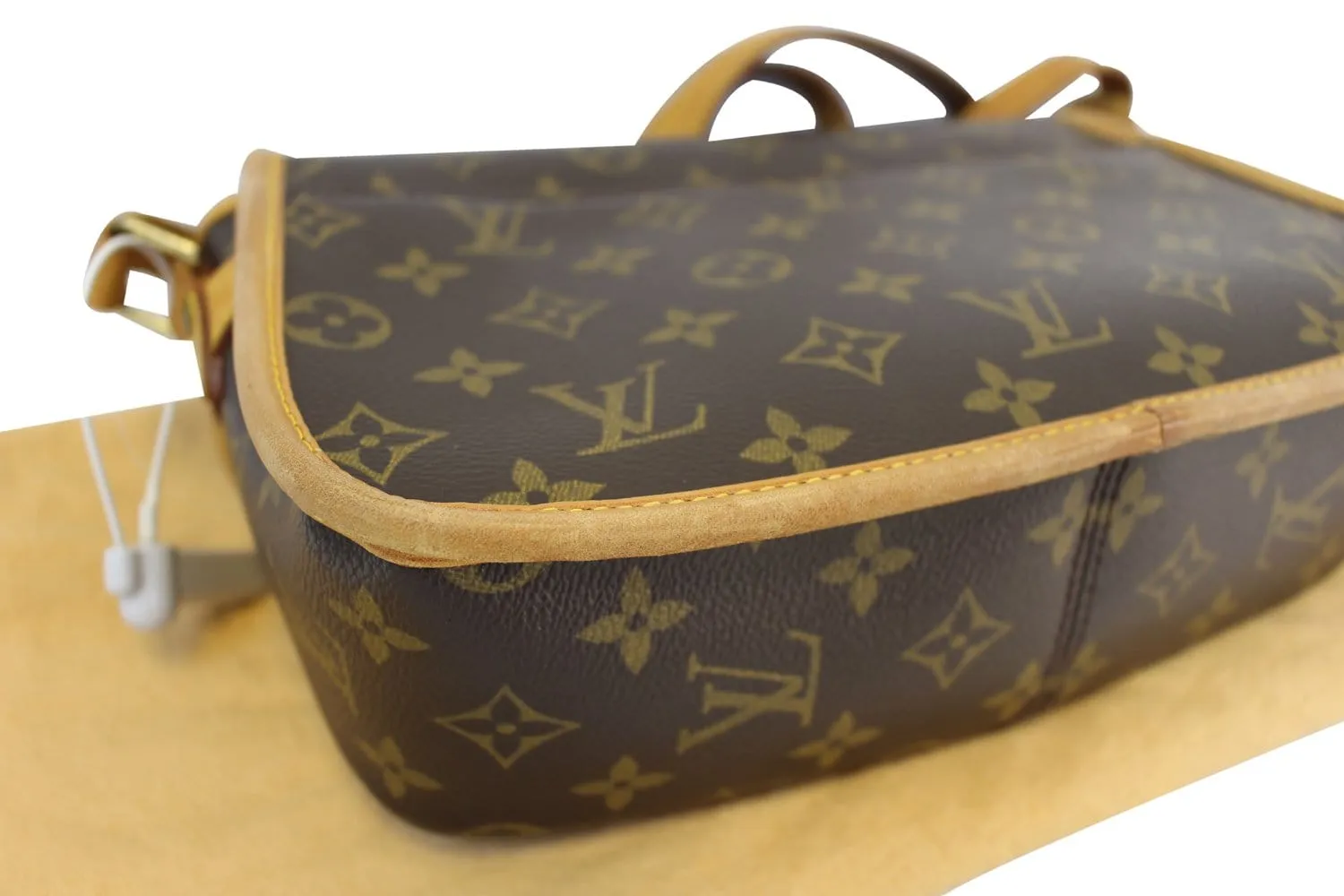 LOUIS VUITTON Monogram Canvas Sologne Messenger Bag
